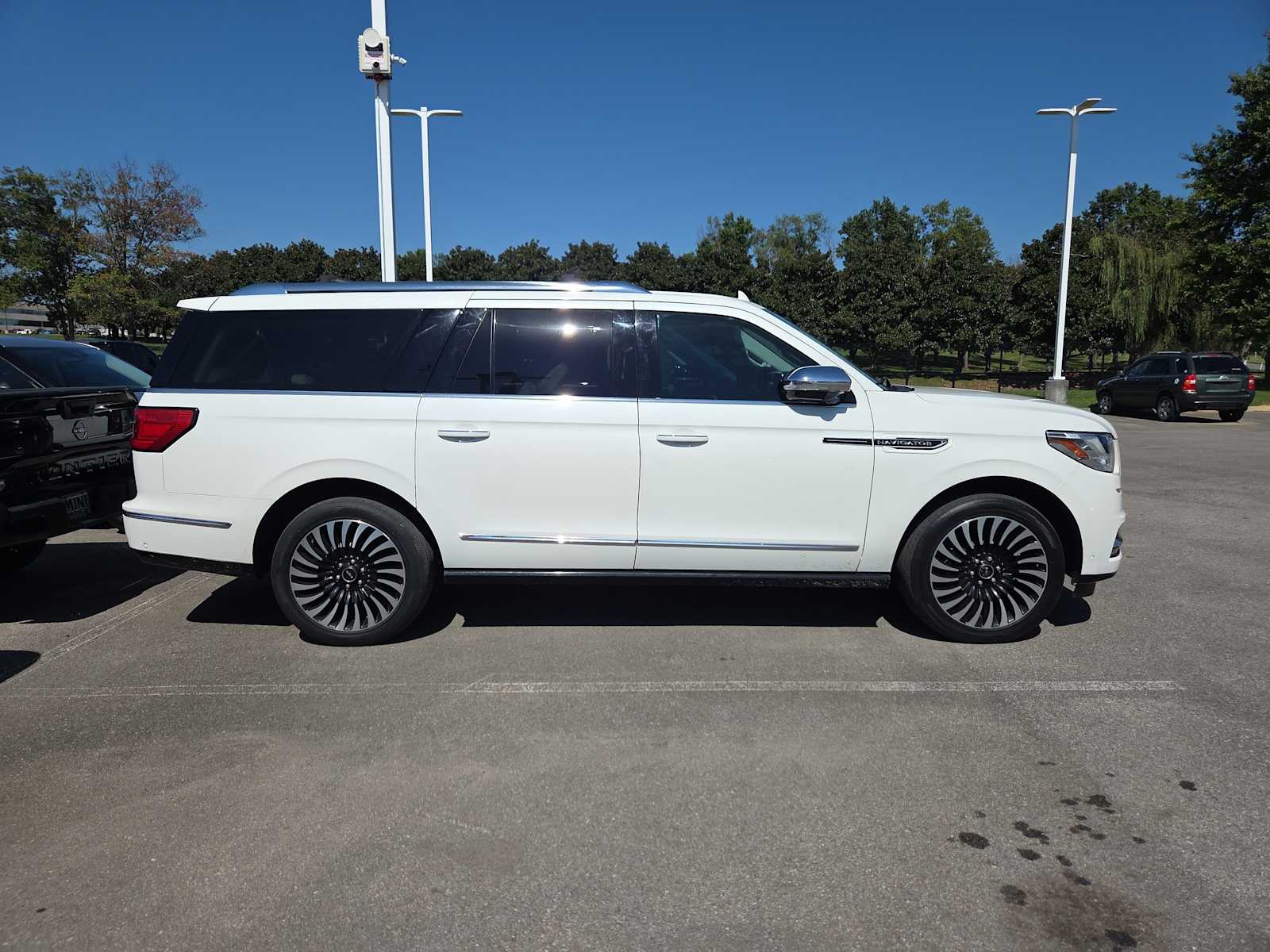 2021 Lincoln Navigator Black Label photo 3