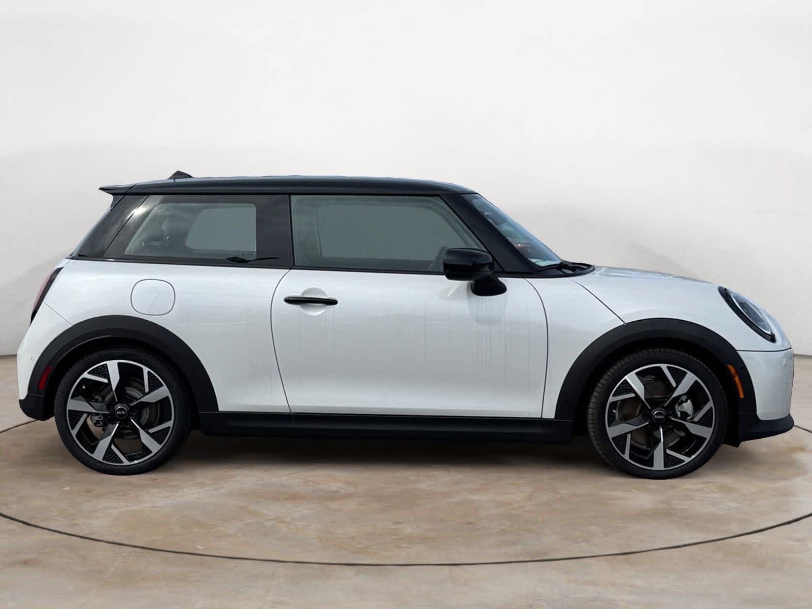2025 Mini Cooper S Iconic photo 2