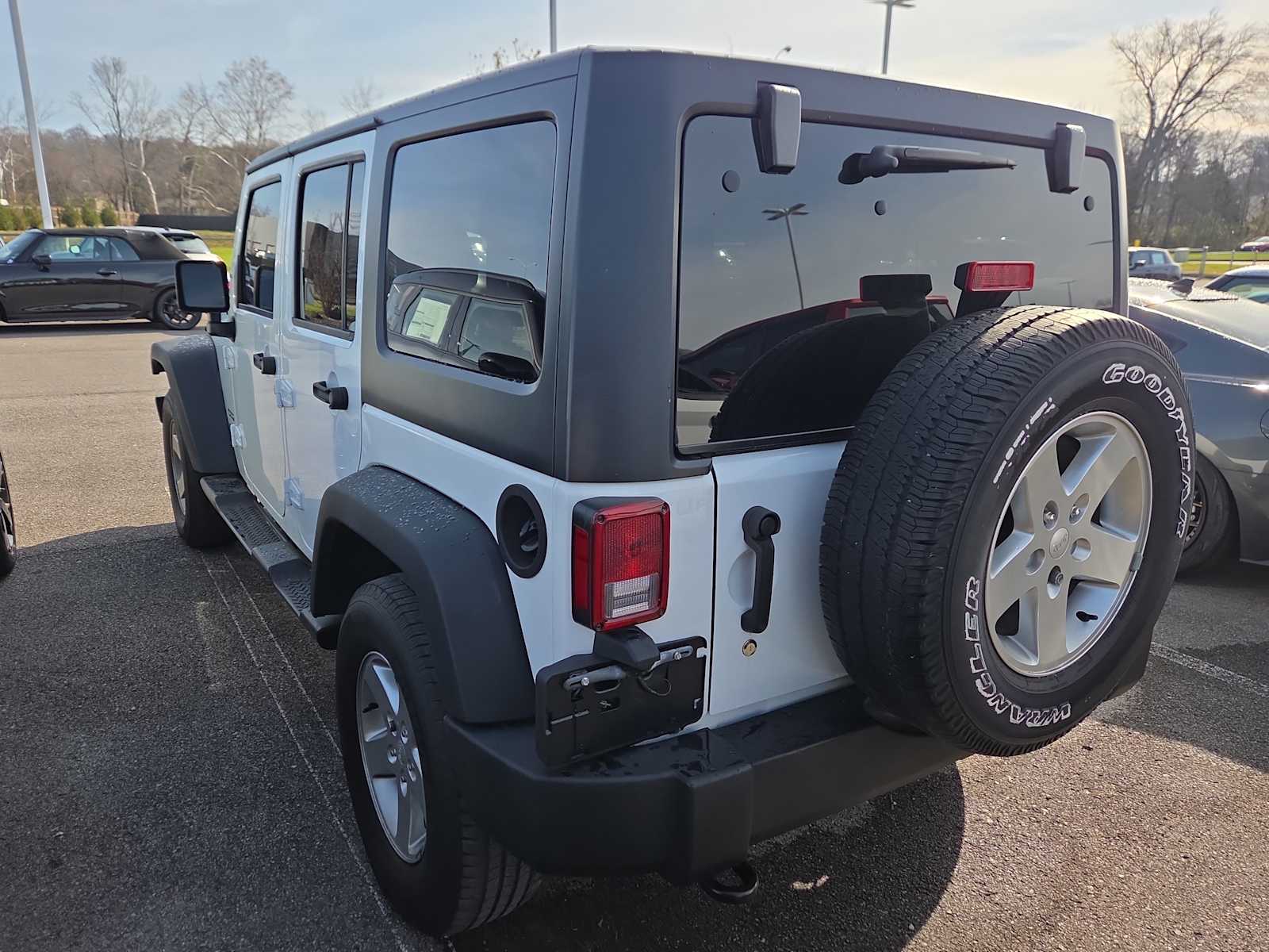 2015 Jeep Wrangler Unlimited Sport photo 2