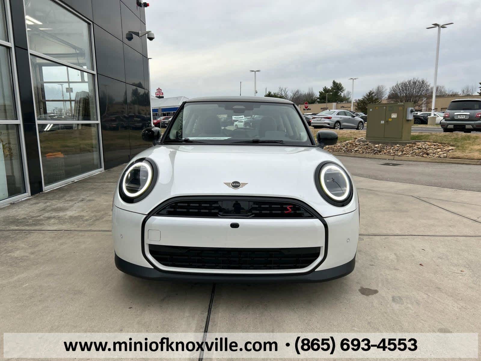 2025 Mini Cooper 2 Door Hardtop Iconic photo 3