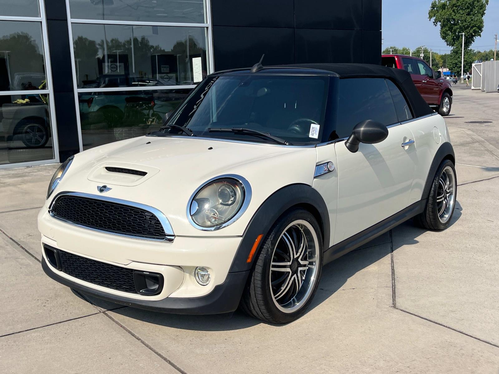 Used 2015 MINI Cooper S with VIN WMWZP3C58FT707797 for sale in Knoxville, TN