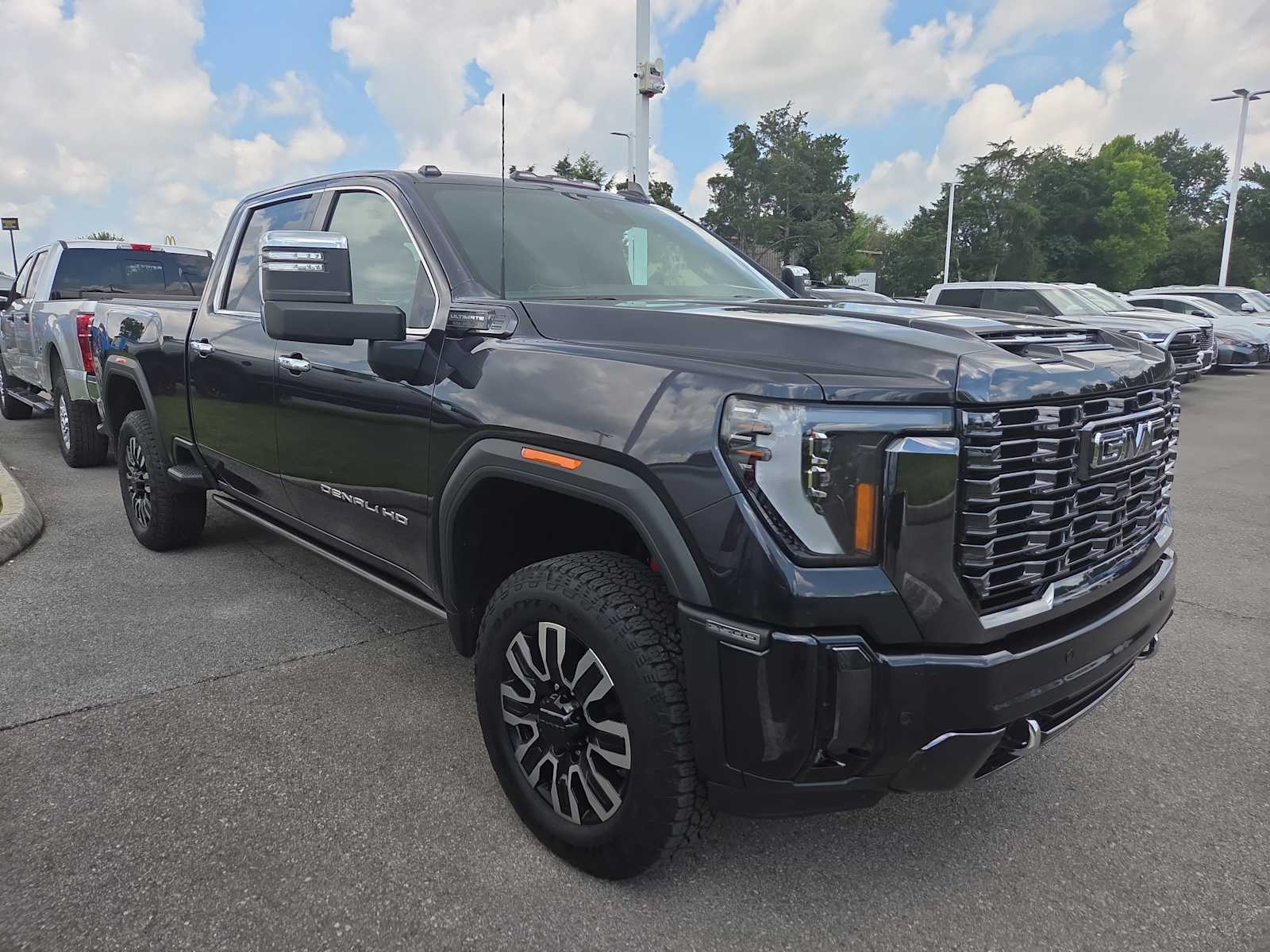 2024 GMC Sierra 4WD Crew Cab Long Box Denali Ultimate's photo