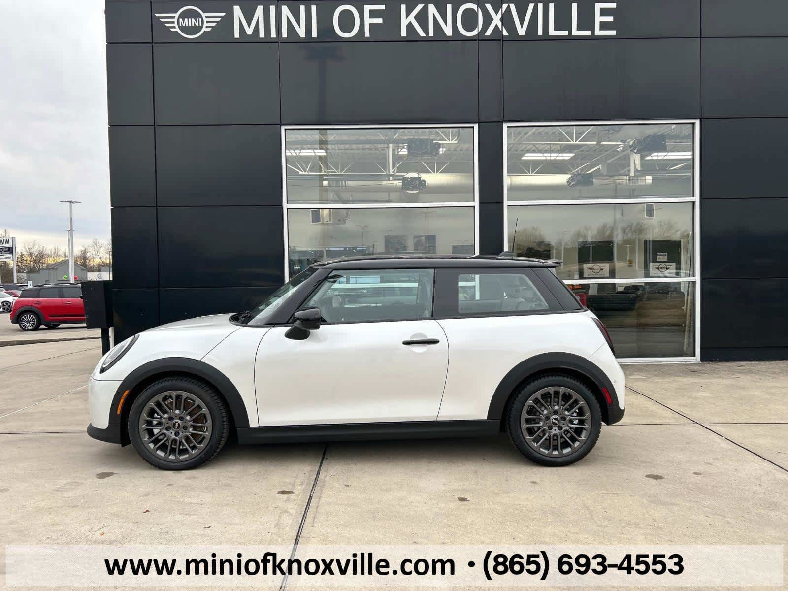 2025 Mini Cooper 2 Door Hardtop Iconic photo 4