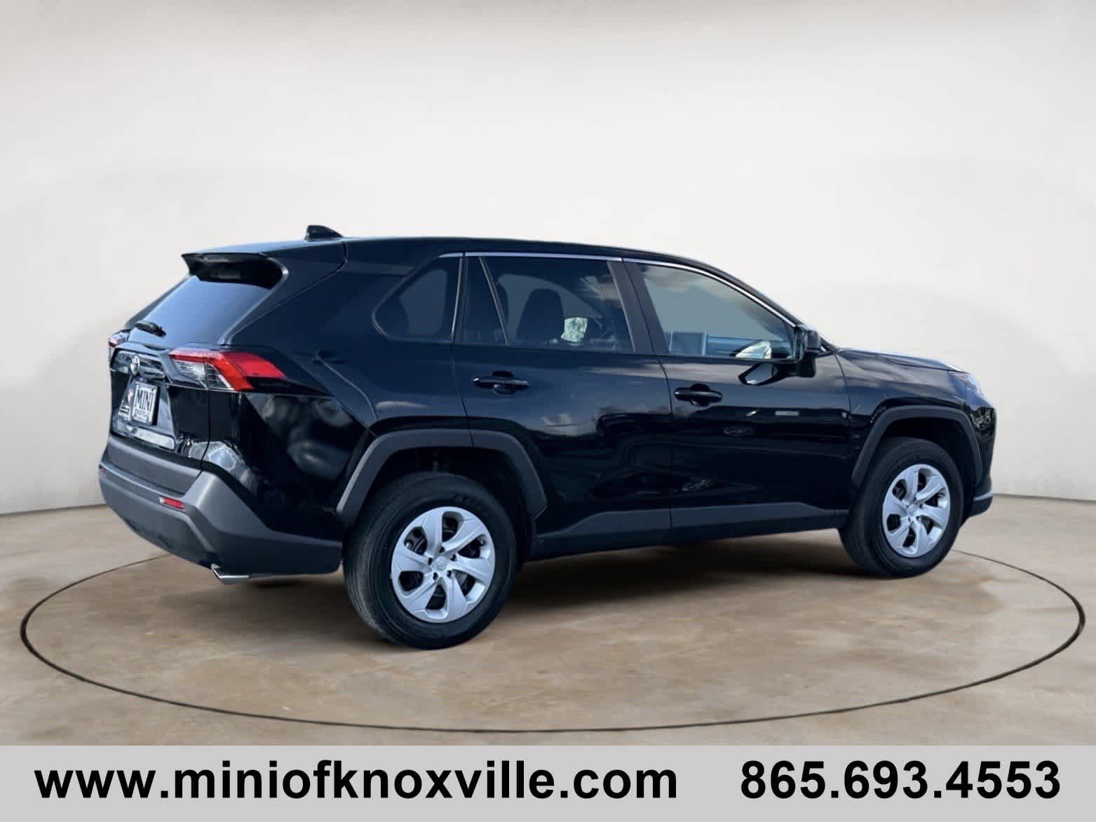 2024 Toyota RAV4 LE photo 3