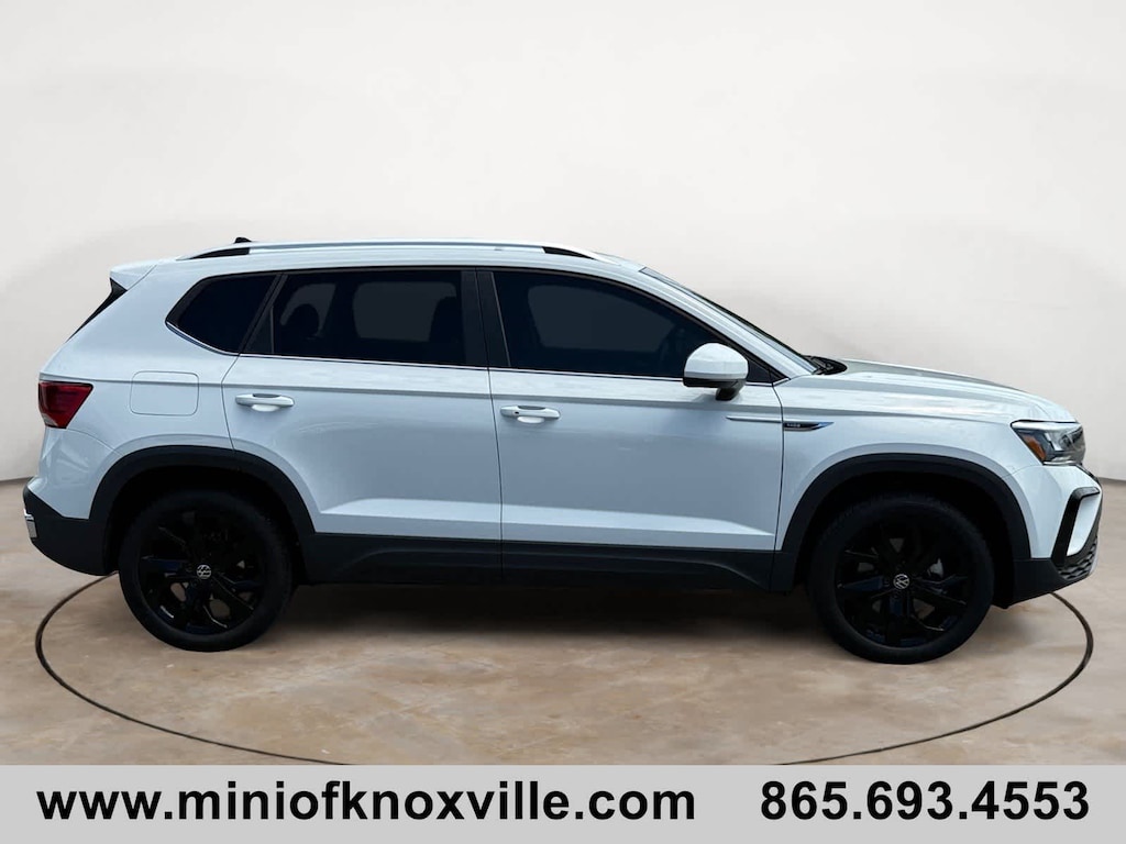 Used 2024 Volkswagen Taos SE SUV