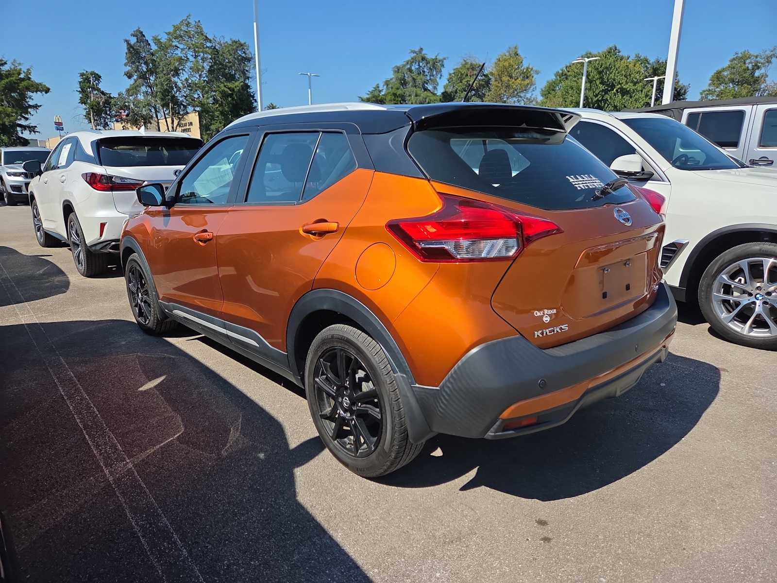 2019 Nissan Kicks SR photo 3