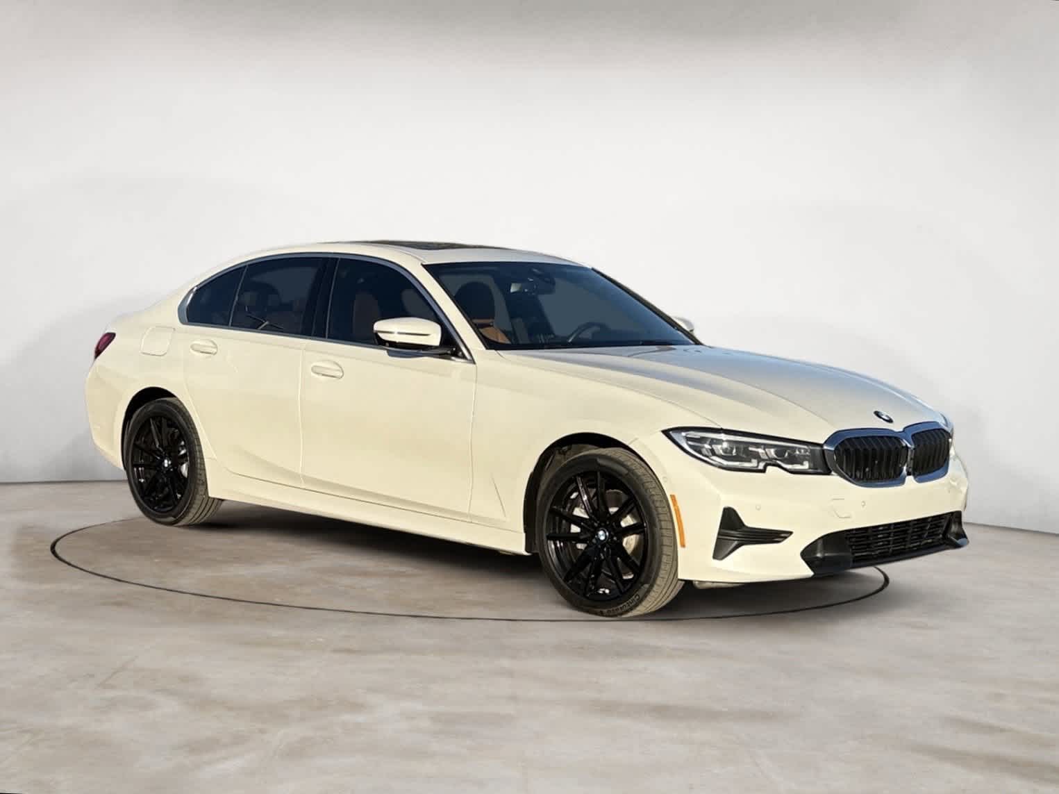 2020 BMW 3 Series 330i's photo