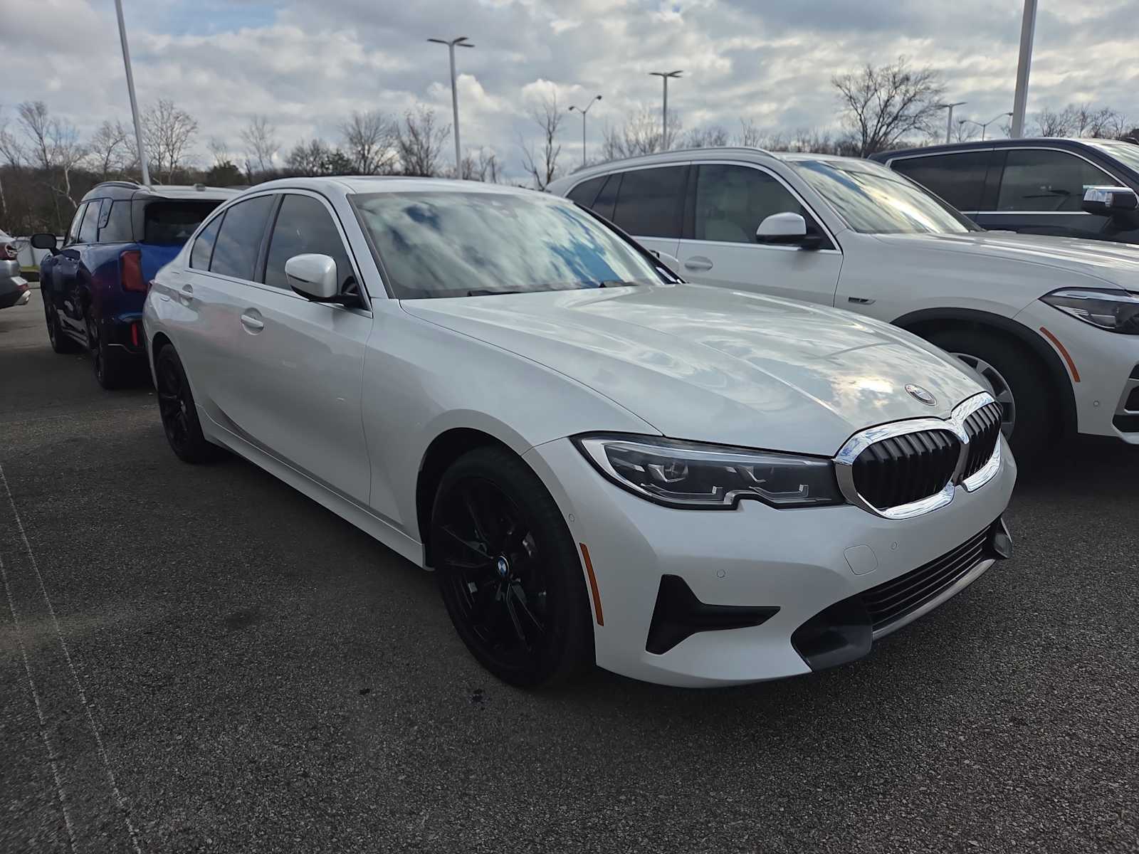 2020 BMW 3 Series 330i's photo