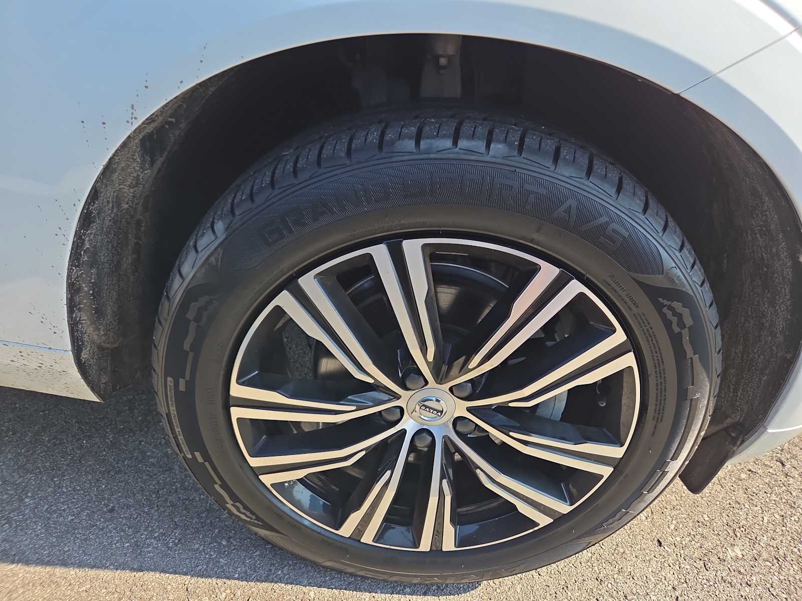 2022 Volvo XC60 Inscription photo 2