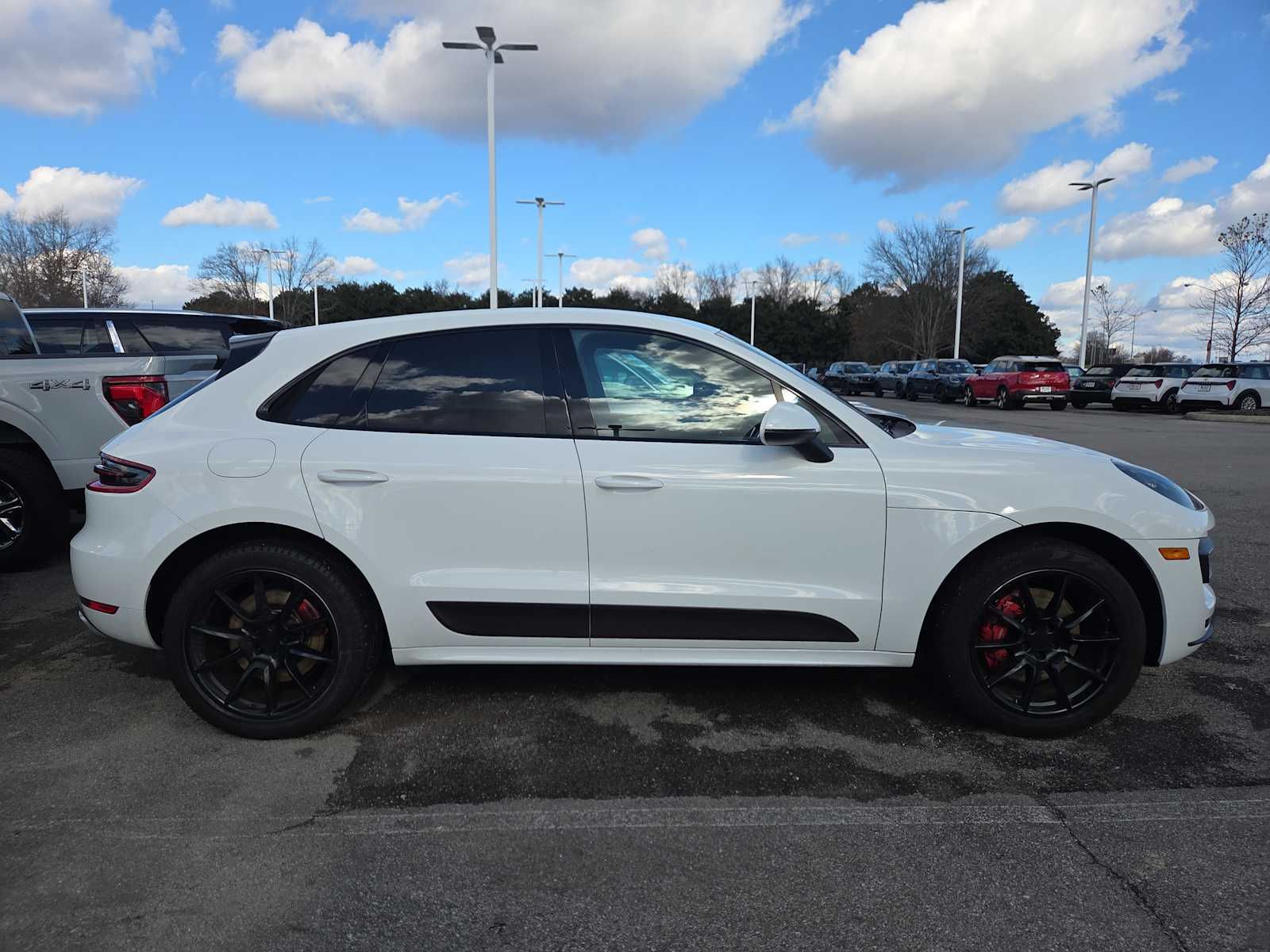 2015 Porsche Macan Turbo photo 3