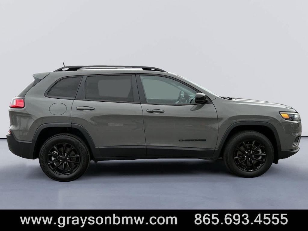 Used 2023 Jeep Cherokee Altitude Lux SUV