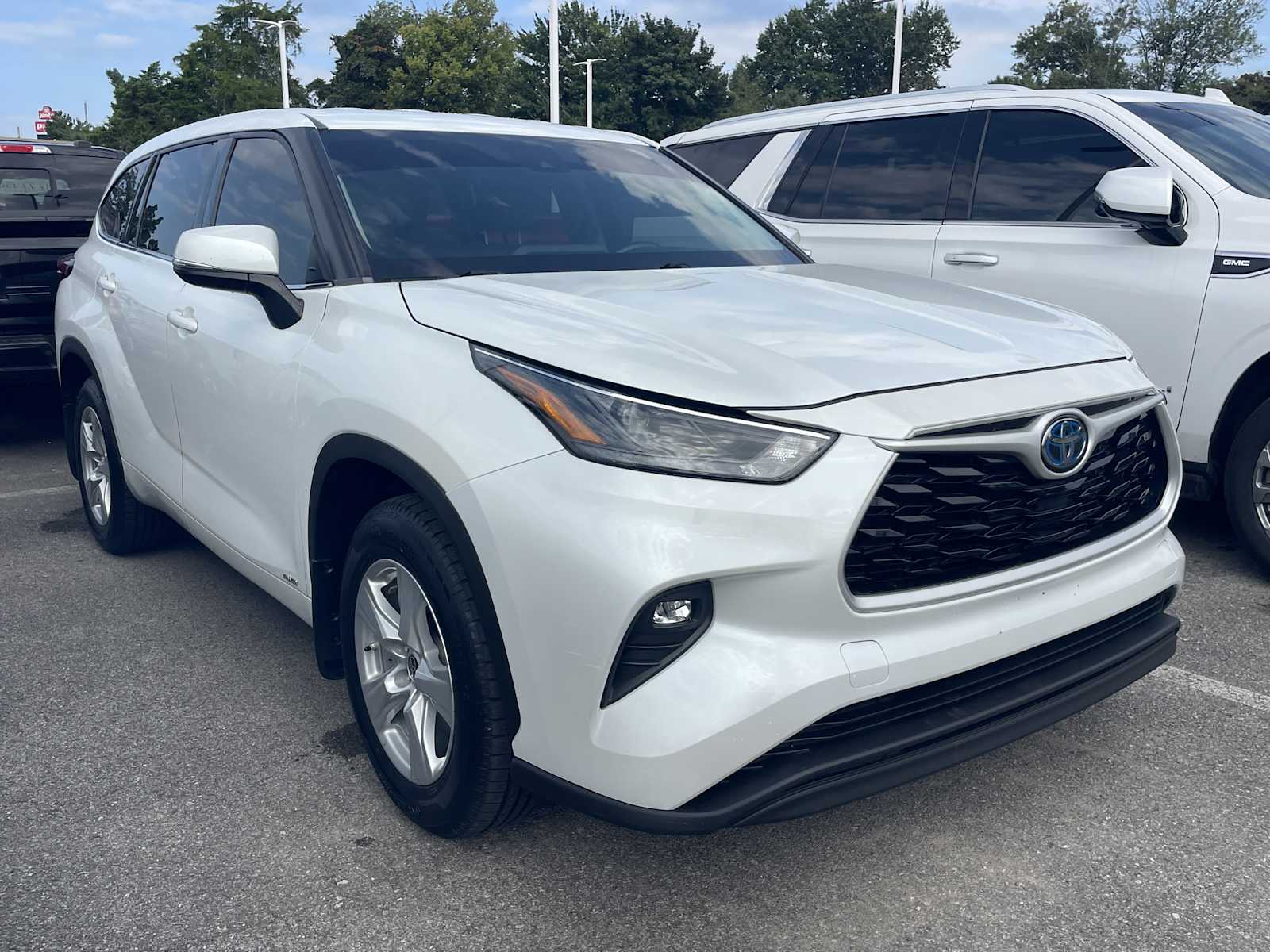 Used 2022 Toyota Highlander Hybrid Hybrid LE