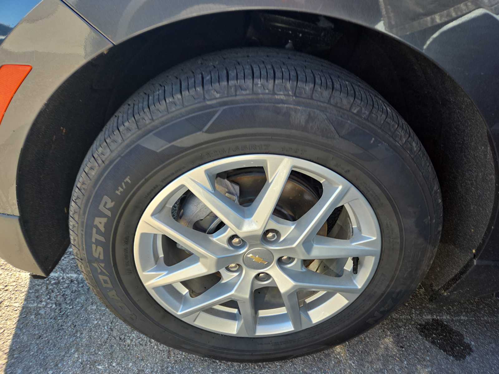 2022 Chevrolet Equinox LS photo 3