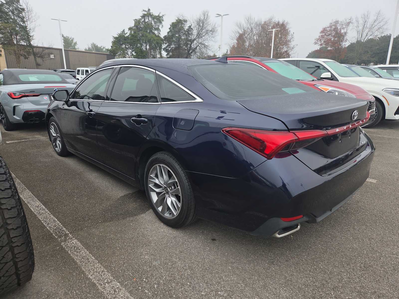 2022 Toyota Avalon XLE photo 2