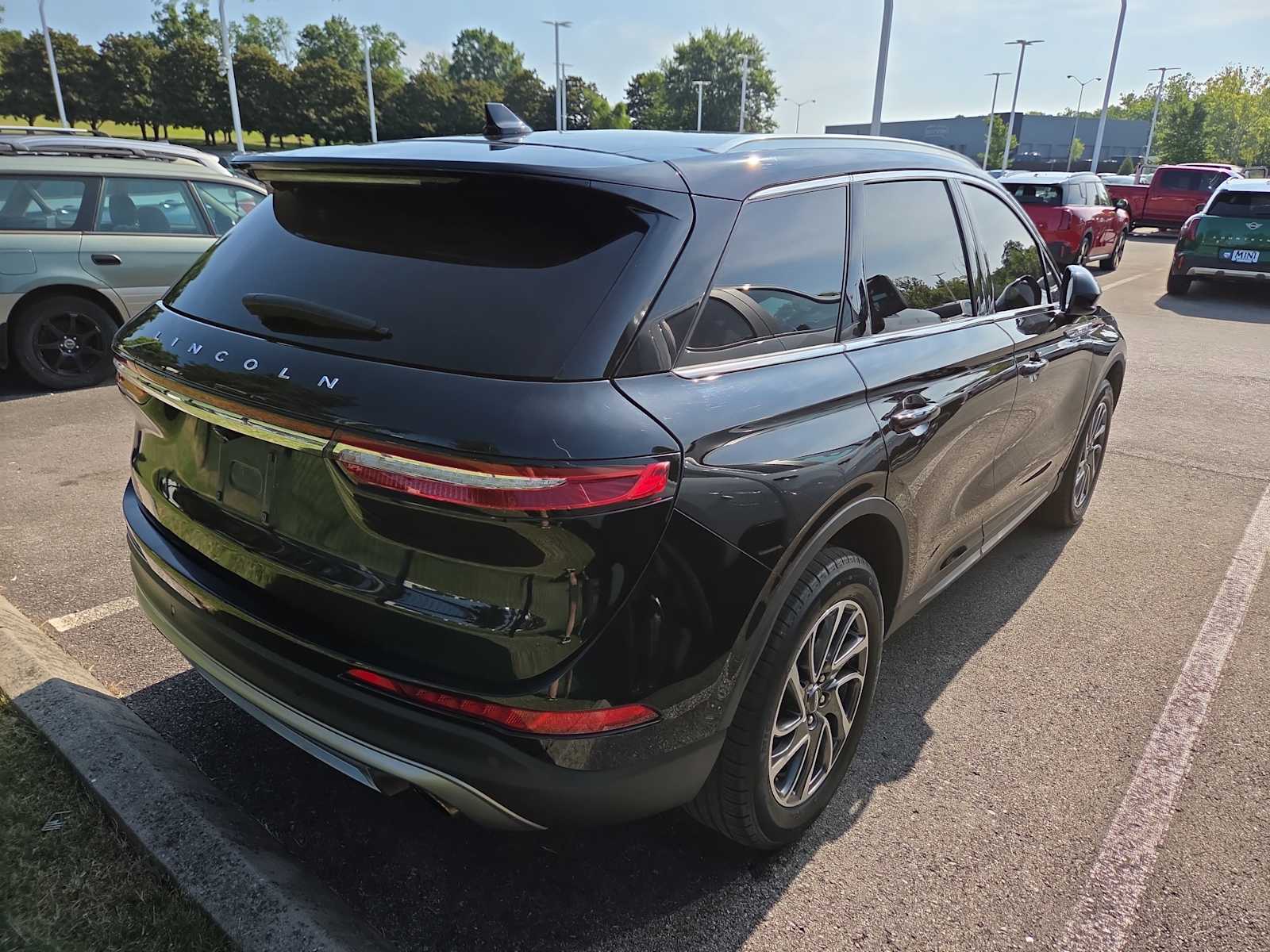 2020 Lincoln Corsair Standard photo 3