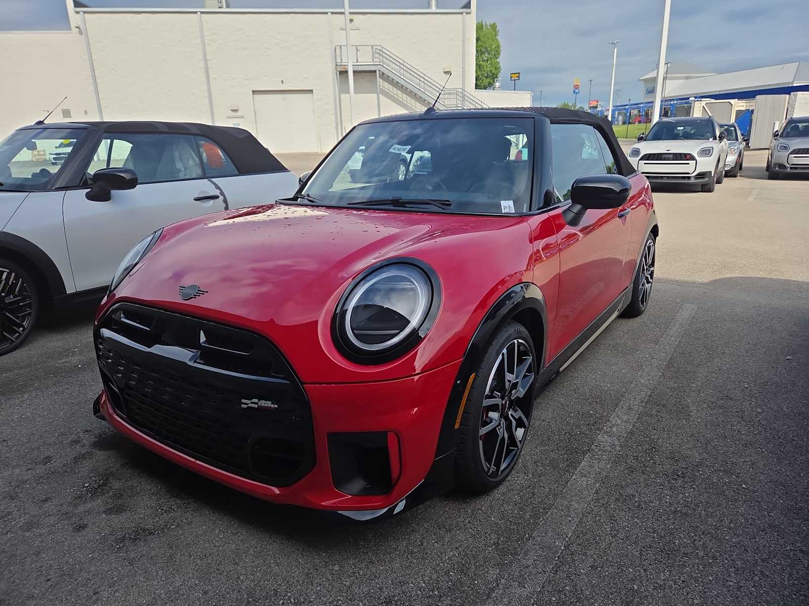 2025 Mini Cooper Convertible Iconic photo 4