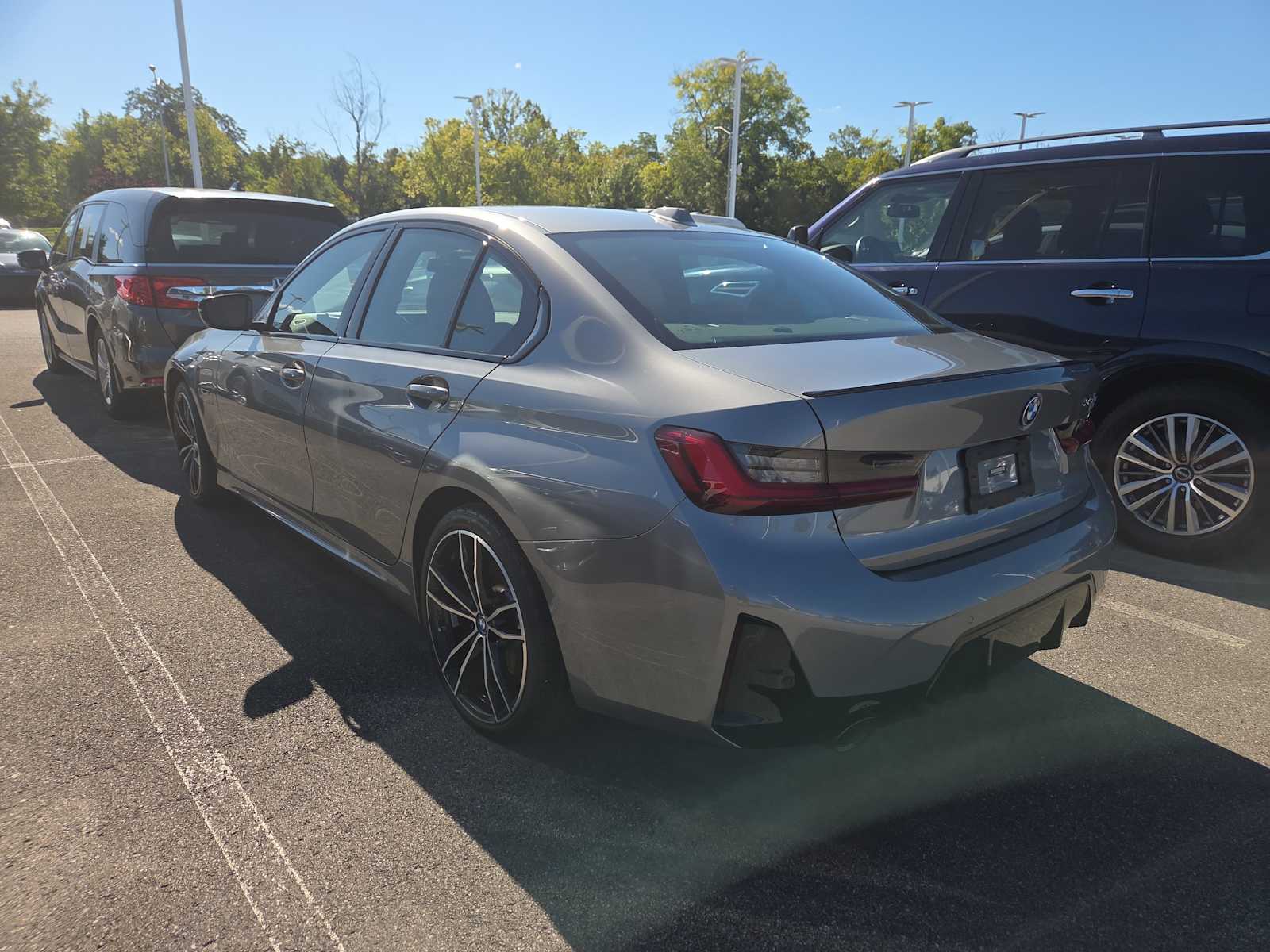 2023 Bmw 330e Sedan photo 3