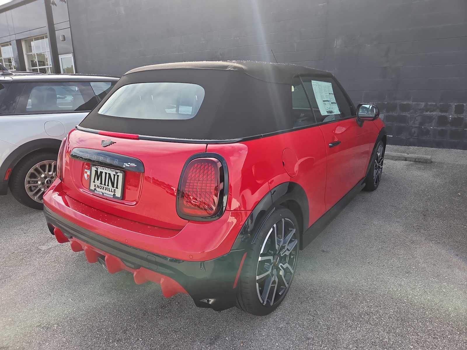 2025 Mini Cooper Convertible Iconic photo 2
