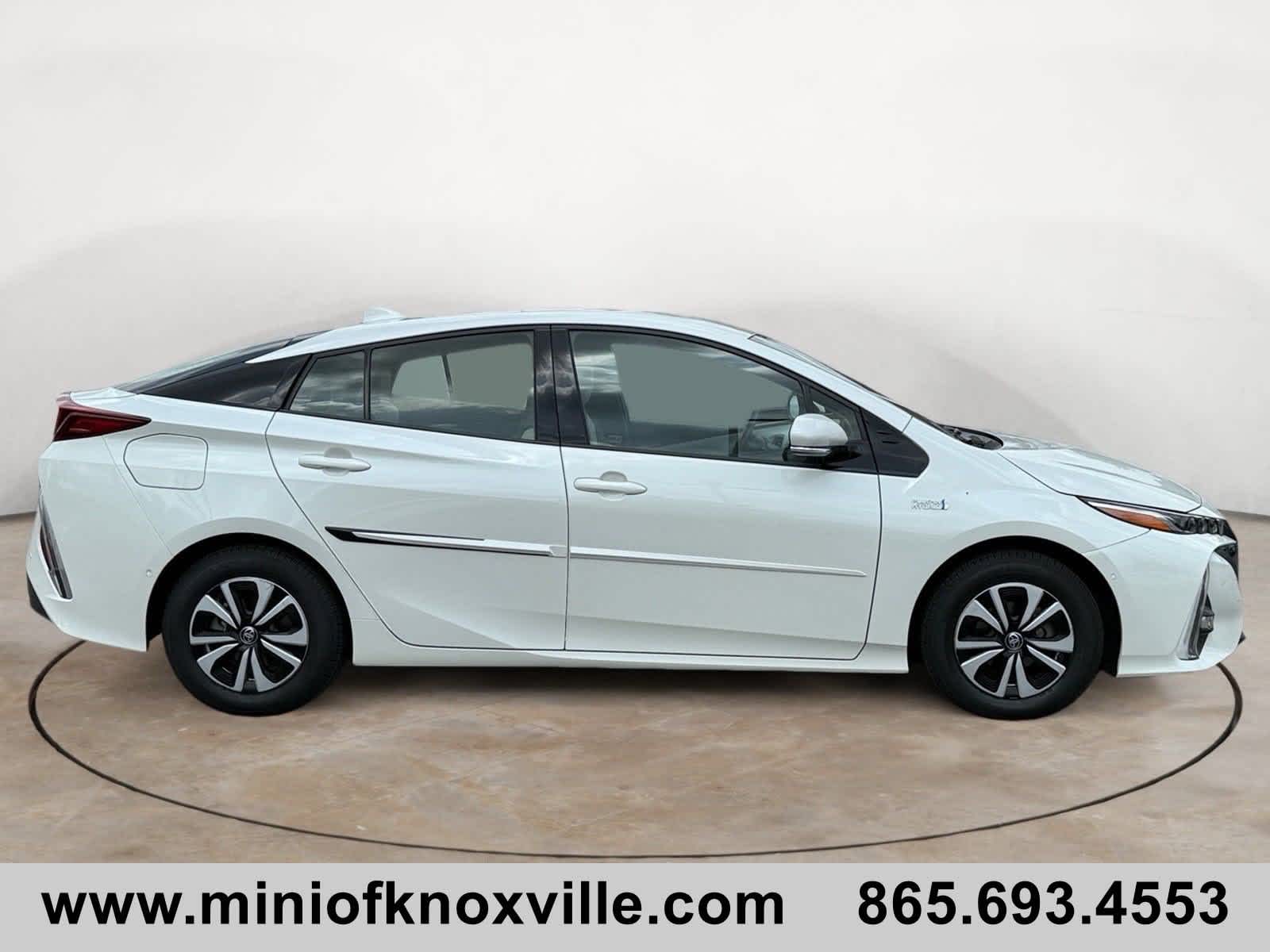 2019 Toyota Prius Prime Advanced photo 2