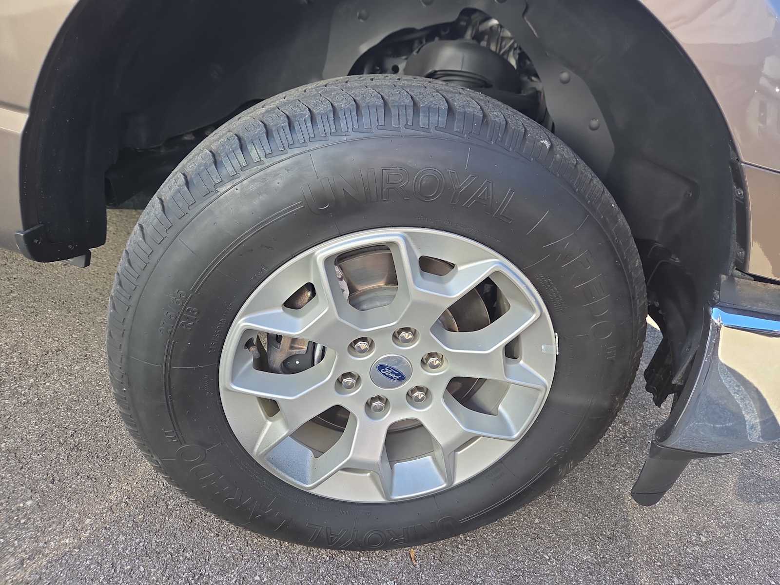 2023 Ford F-150 XLT photo 2