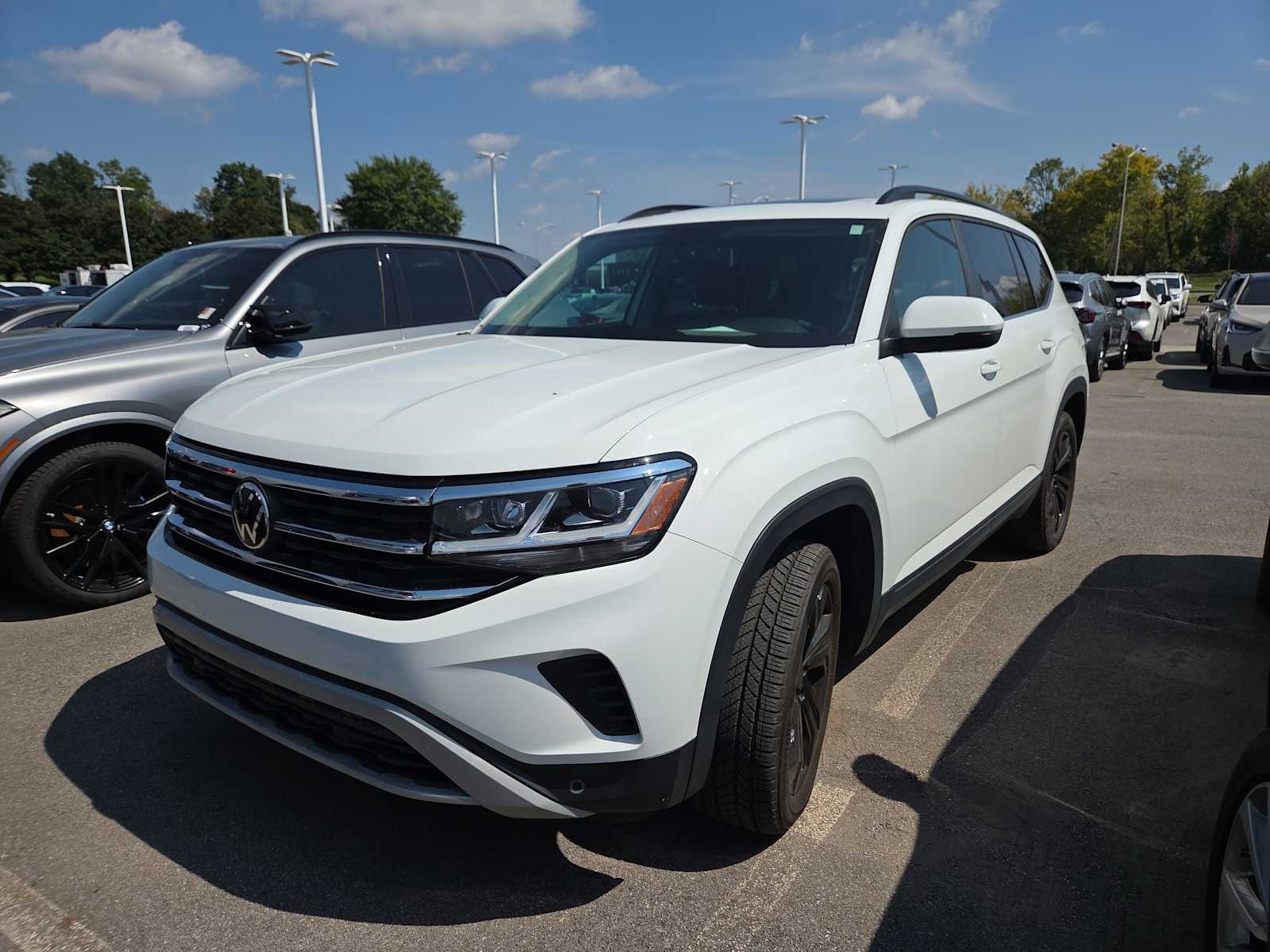 2022 Volkswagen Atlas SE Technology photo 3