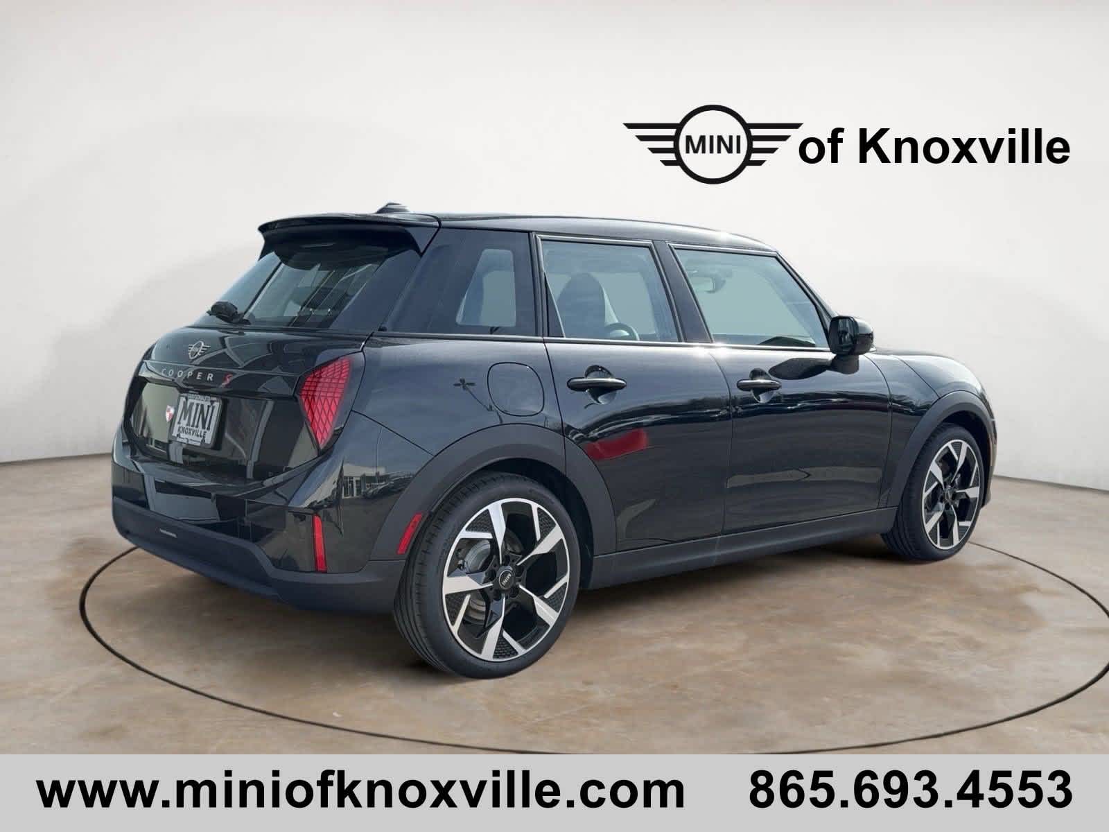 2025 Mini Cooper Hardtop 4 Door Signature photo 3