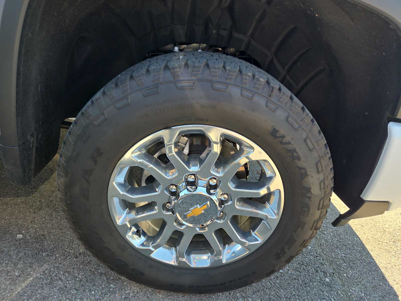 2025 Chevrolet Silverado 2500HD LTZ photo 2