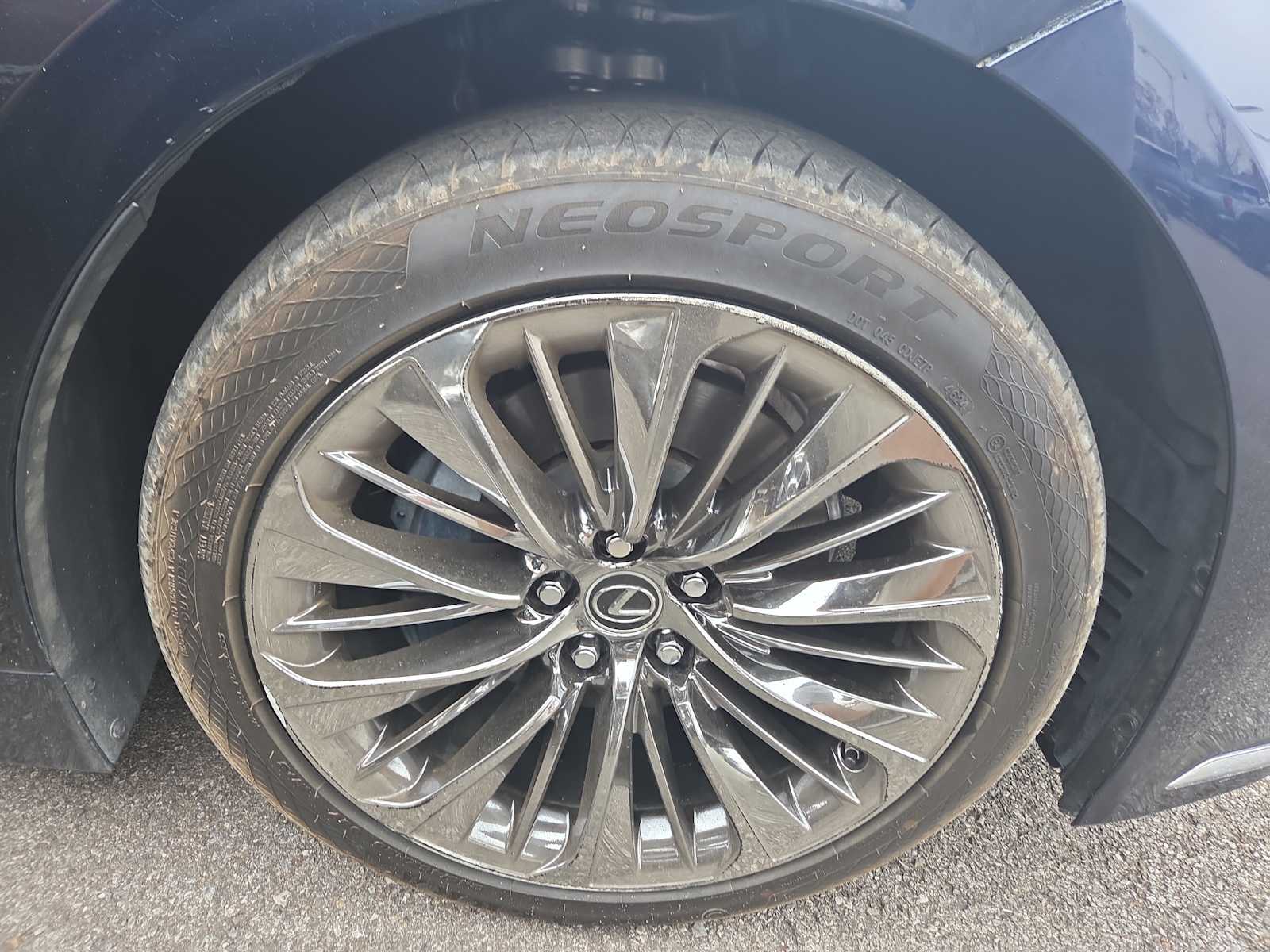 2022 Lexus LS 500 photo 2