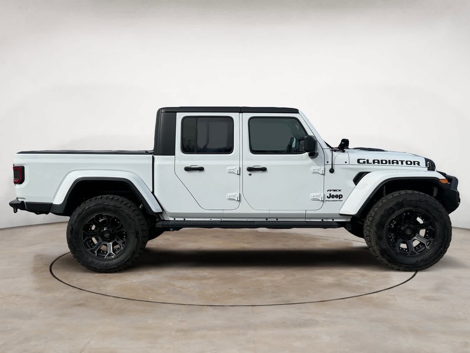2023 Jeep Gladiator Sport S photo 2