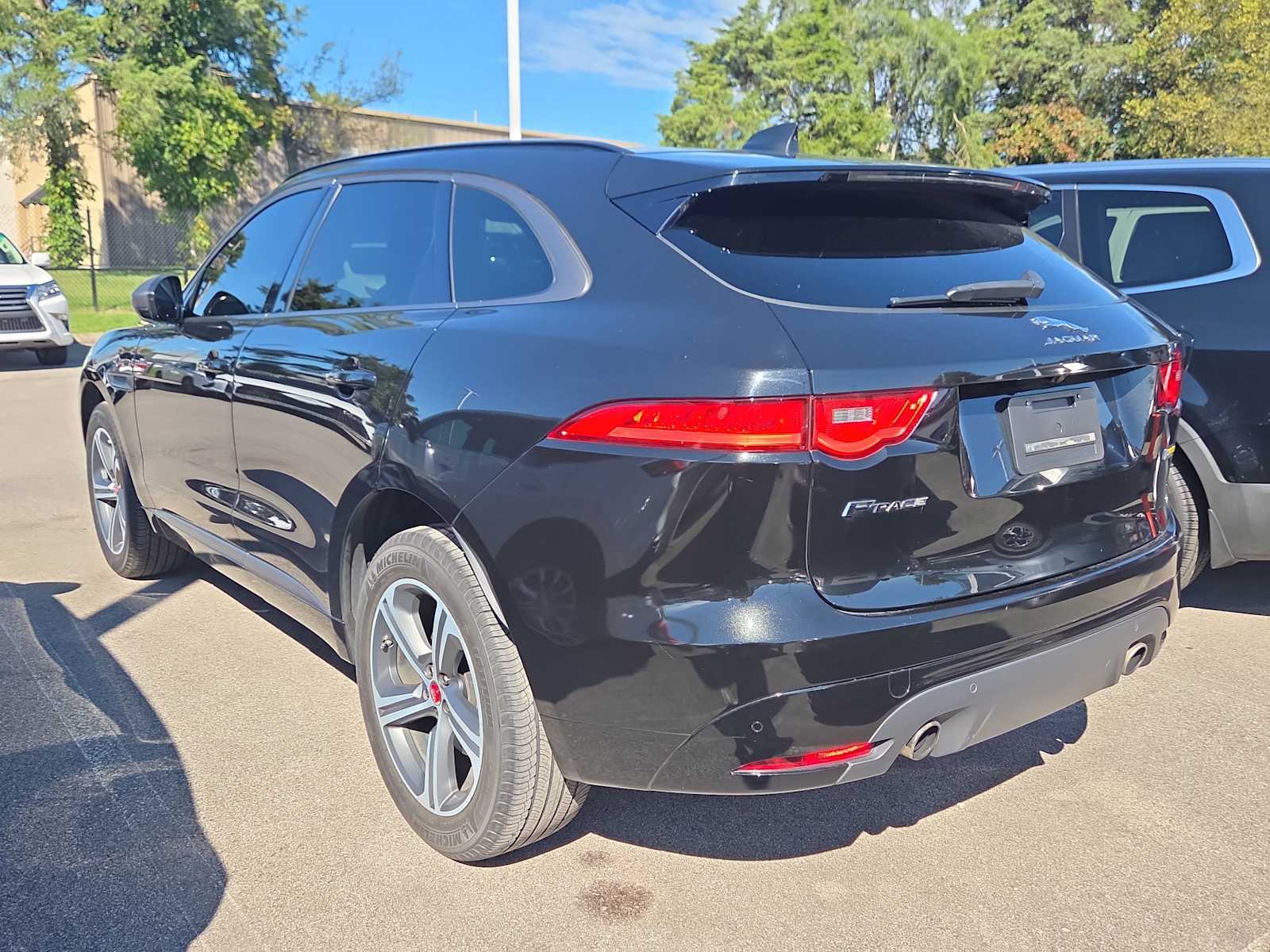 2020 Jaguar F-PACE photo 4