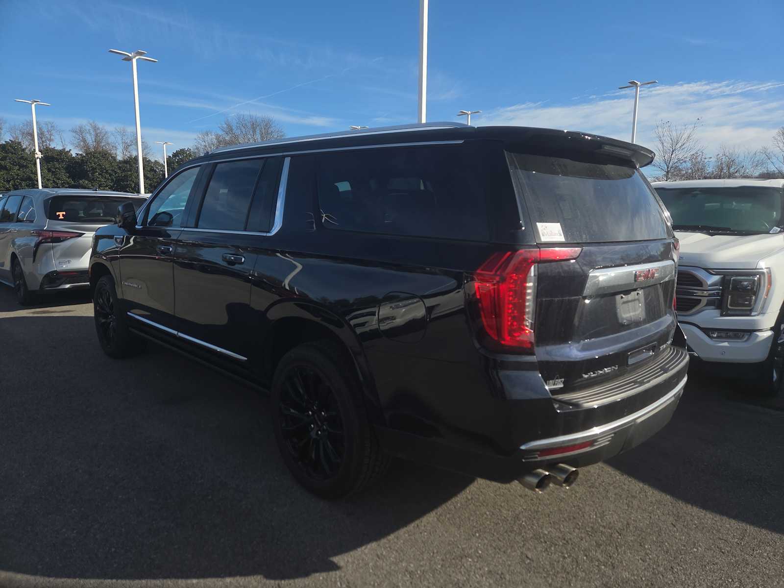 2021 Gmc Yukon XL Denali photo 3