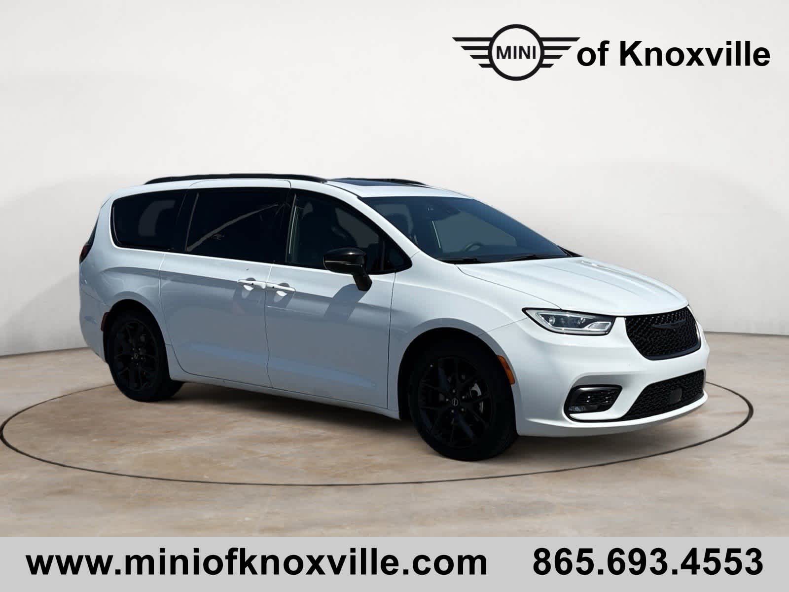 Used 2025 Chrysler Pacifica Limited