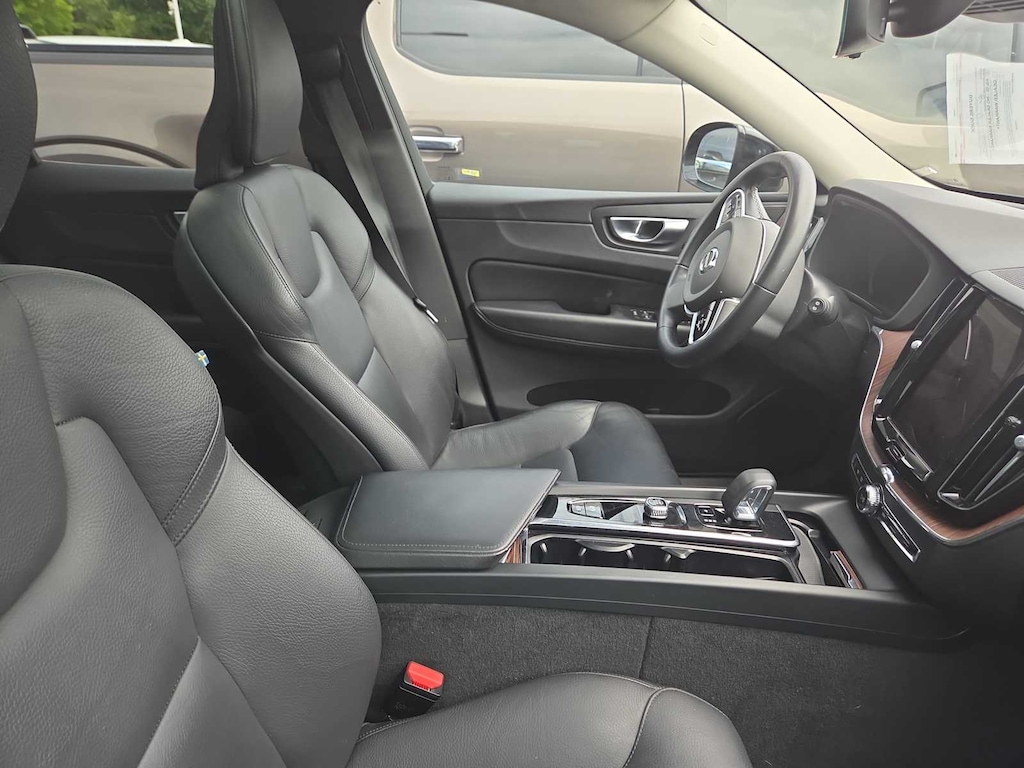 Used 2023 Volvo XC60 Plus Dark Theme SUV