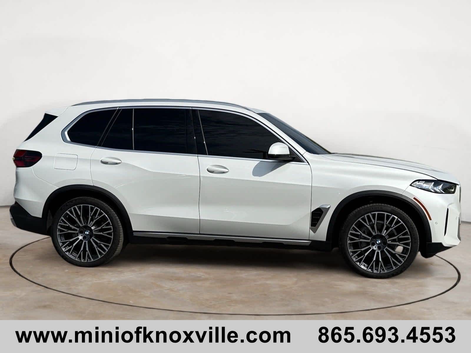 Used 2024 BMW X5 40i with VIN 5UX13EU03R9U28462 for sale in Knoxville, TN