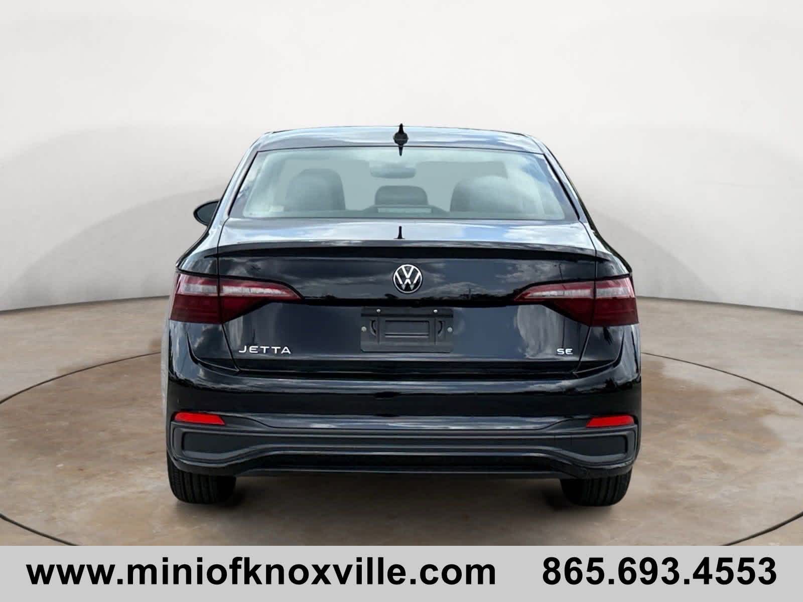 2023 Volkswagen Jetta SE photo 4