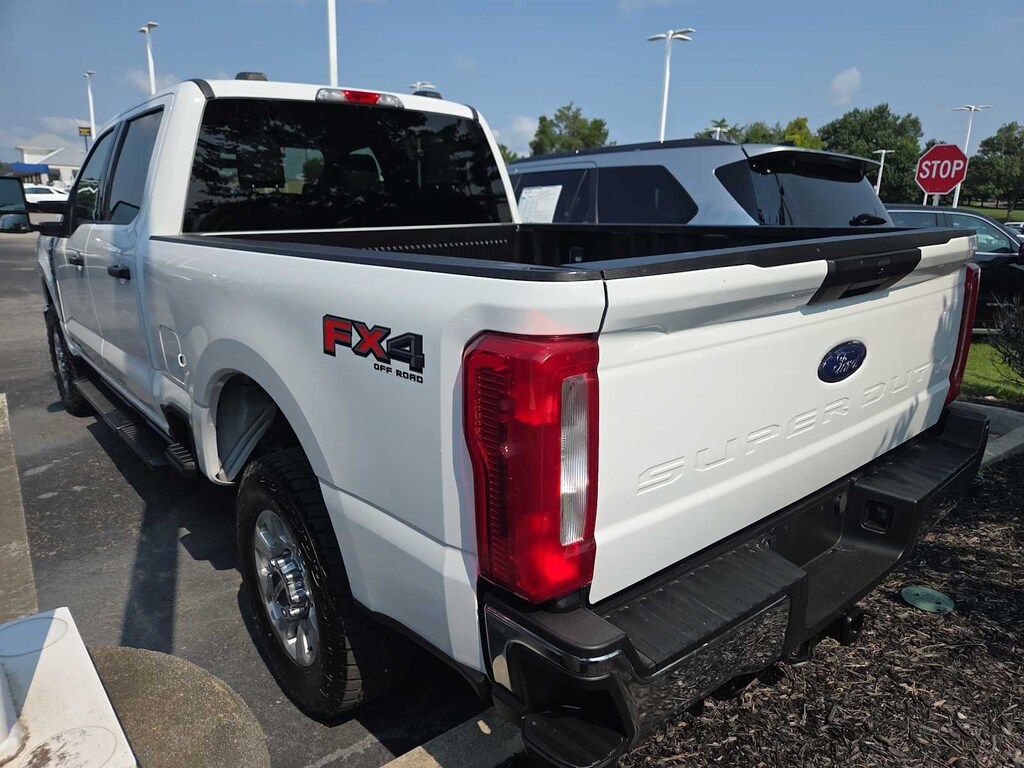 Used 2024 Ford F-250 XLT 4WD Crew Cab 6.75 Box Truck Crew Cab