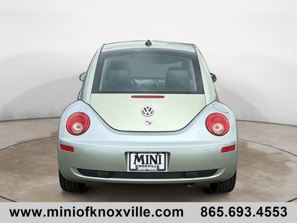Used 2008 Volkswagen New Beetle S Hatchback