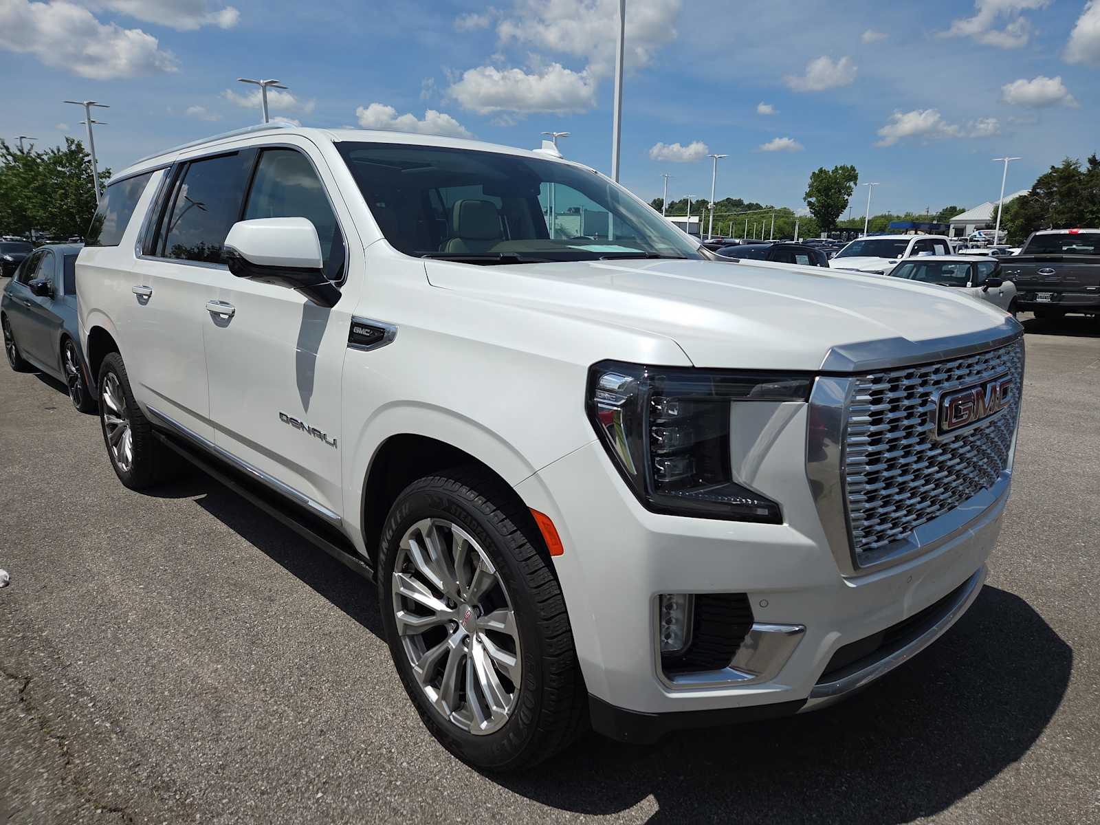 2022 GMC Yukon Denali AWD's photo