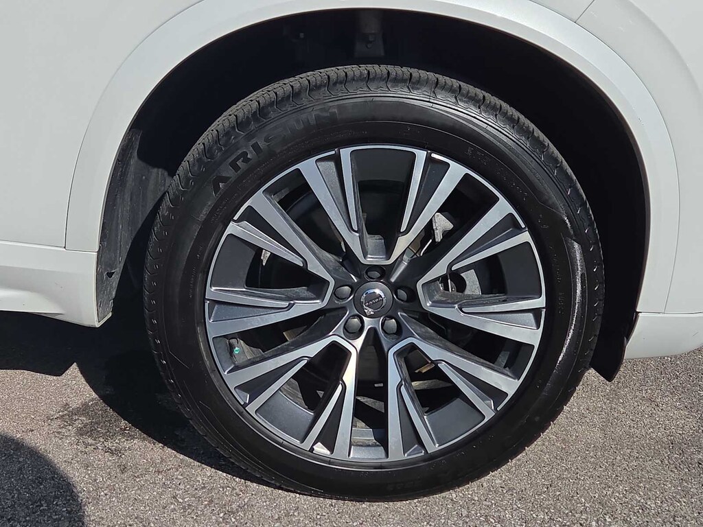 Used 2022 Volvo XC90 Momentum SUV