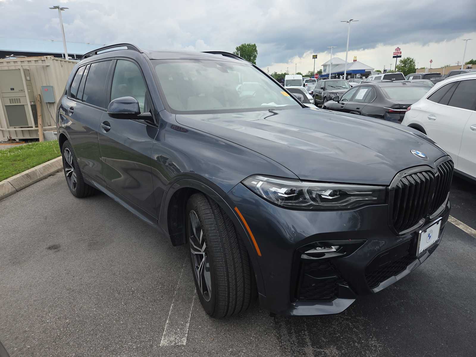 2022 BMW X7 xDrive40i's photo