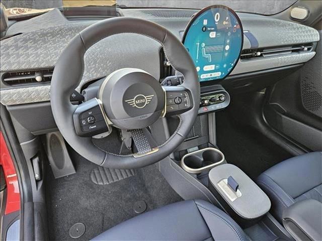 2025 Mini Cooper 2 Door Hardtop Signature photo 3