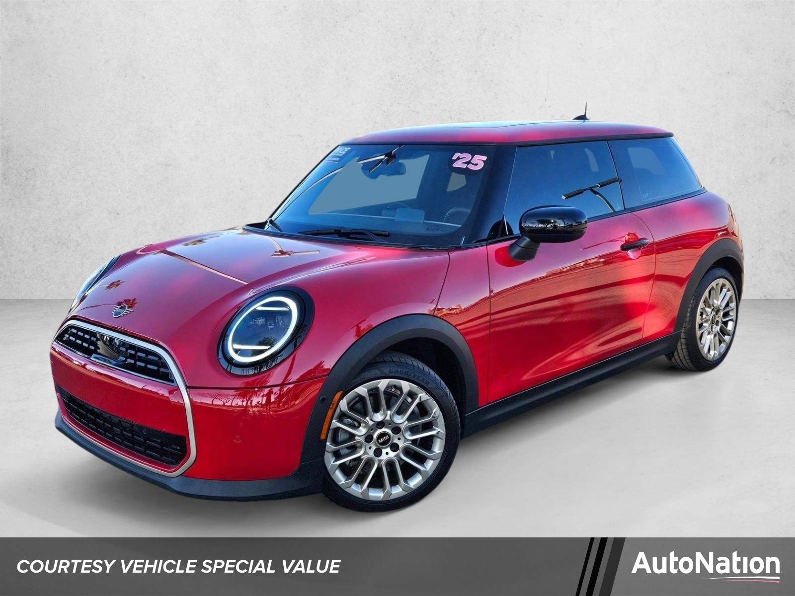2025 MINI Hardtop Cooper's photo