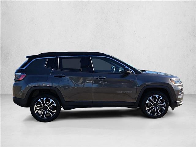 2023 Jeep Compass Limited photo 4