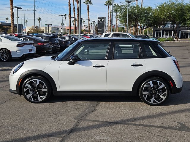 2025 Mini Cooper 4 Door Hardtop Signature photo 2