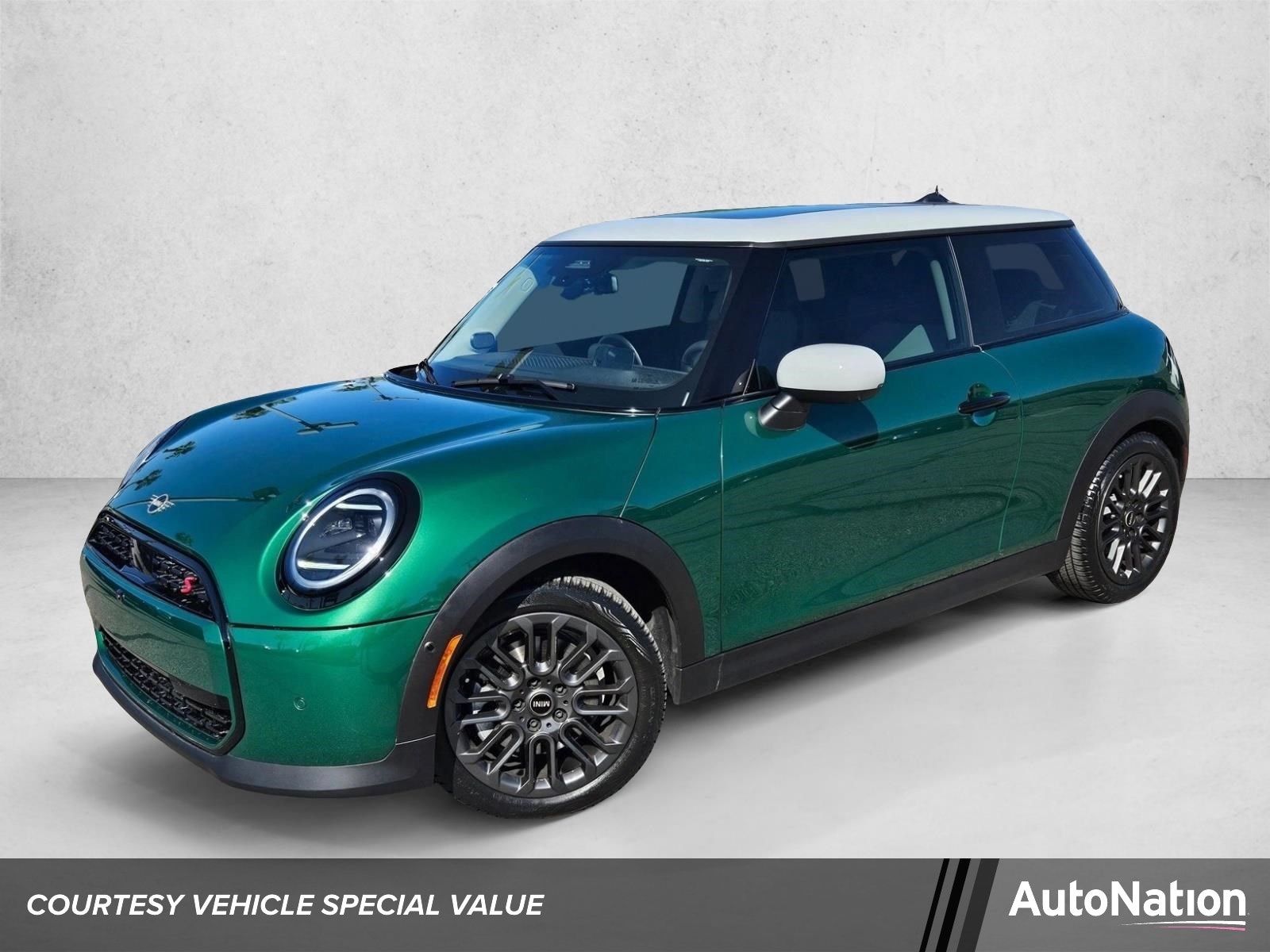 2025 MINI Hardtop Cooper S's photo