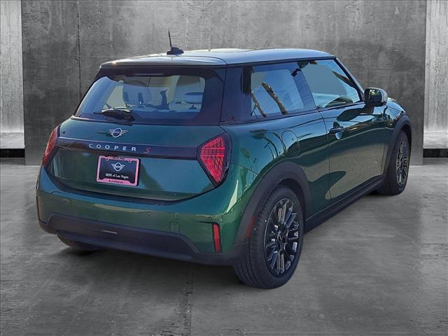 2025 Mini Cooper S Hardtop 2 Door Iconic photo 2