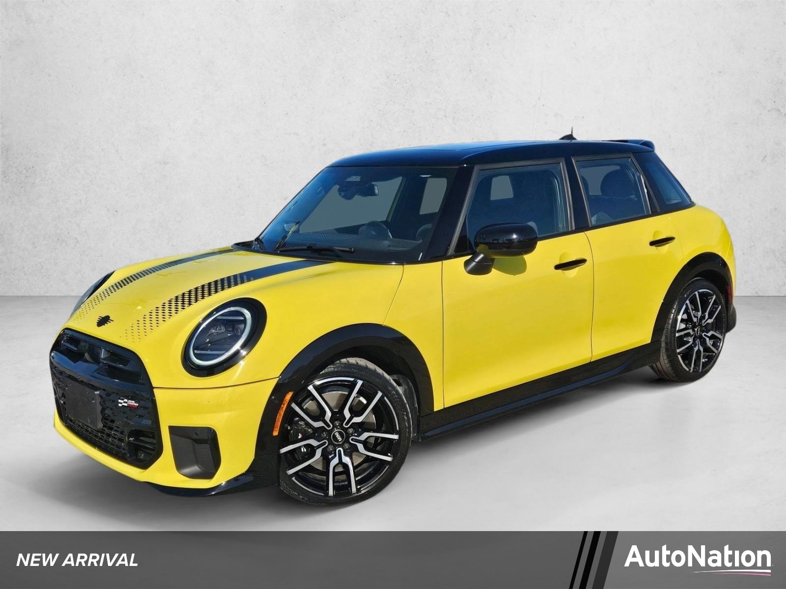2025 MINI Hardtop Cooper S's photo