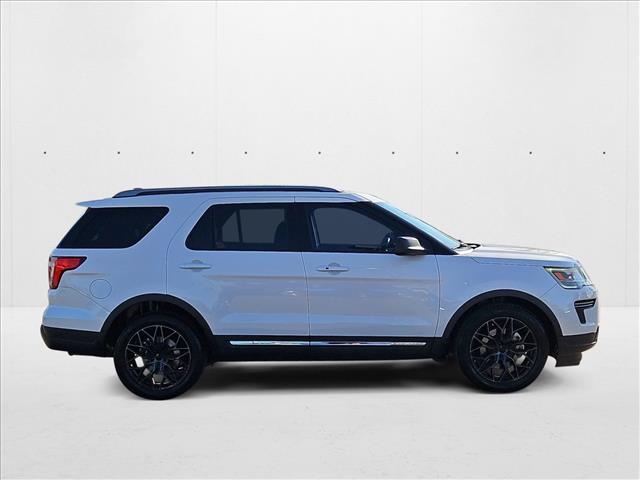2018 Ford Explorer XLT photo 4