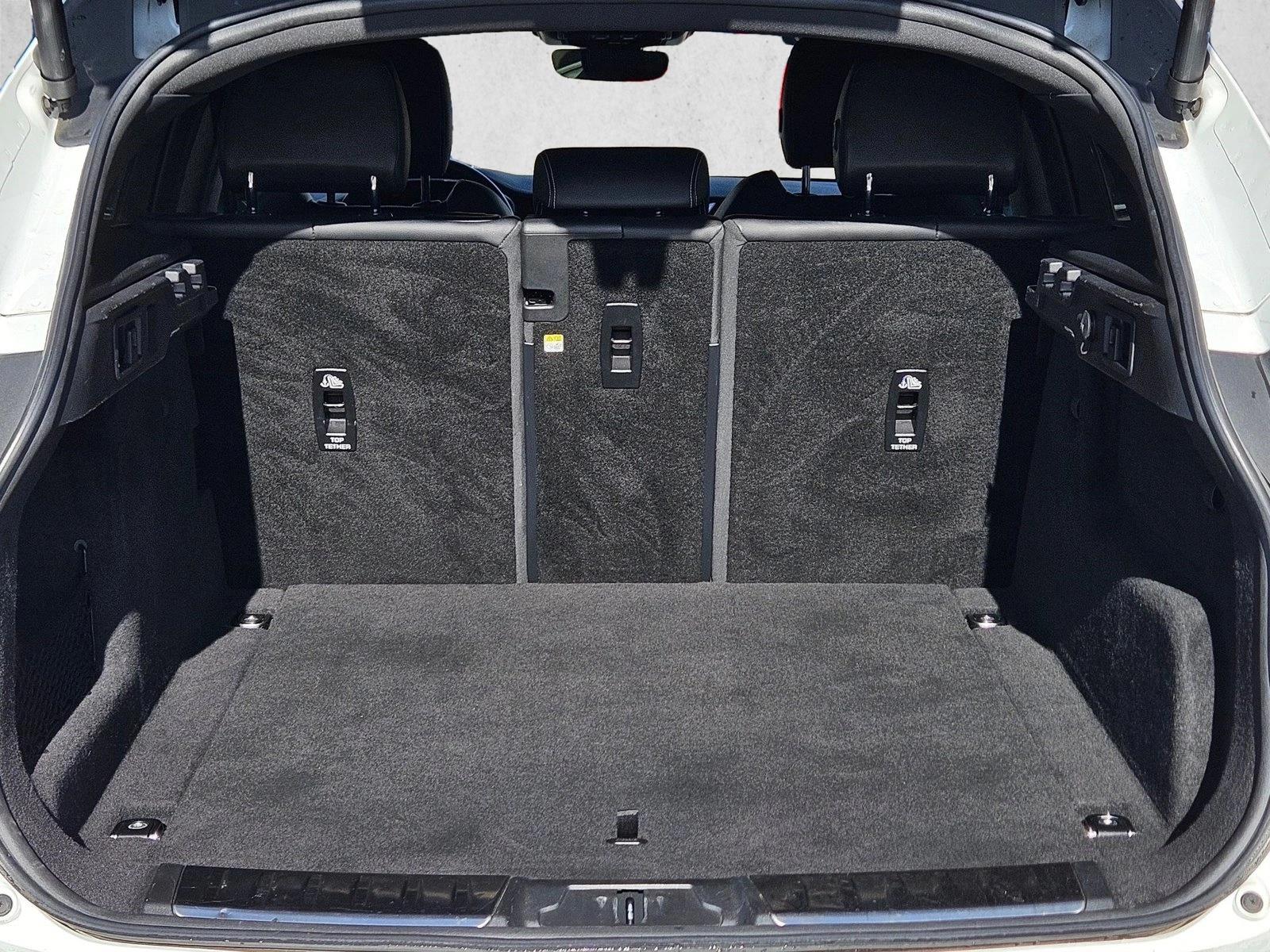 2021 Jaguar F-Pace R-Dynamic S - Photo 6