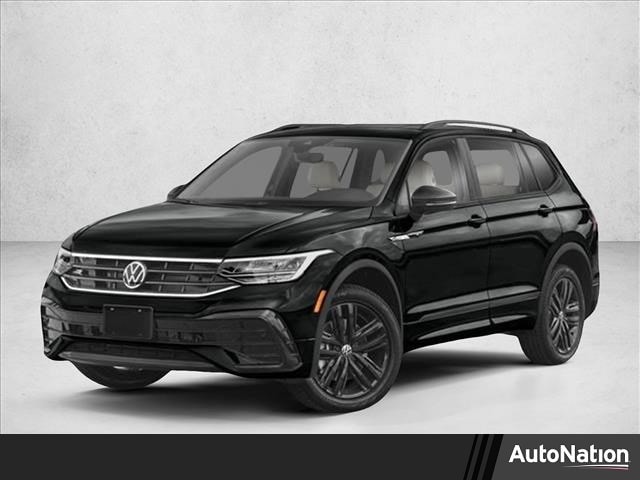 2023 Volkswagen Tiguan SE R-LINE BLACK's photo